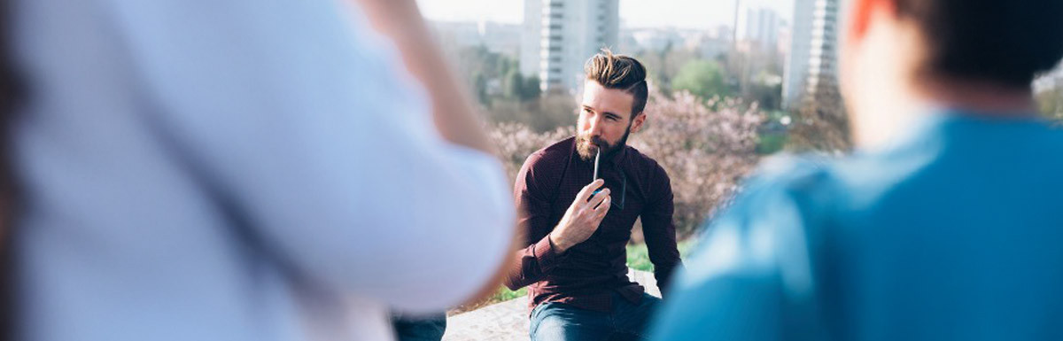 Le vapotage dans les espaces publics : quel avenir en 2025 ?